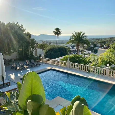Beautiful With Splendid View And Private Pool Апартаменты