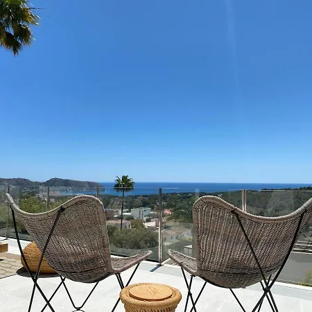 Beautiful With Splendid View And Private Pool *
