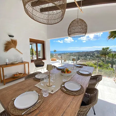 Beautiful With Splendid View And Private Pool