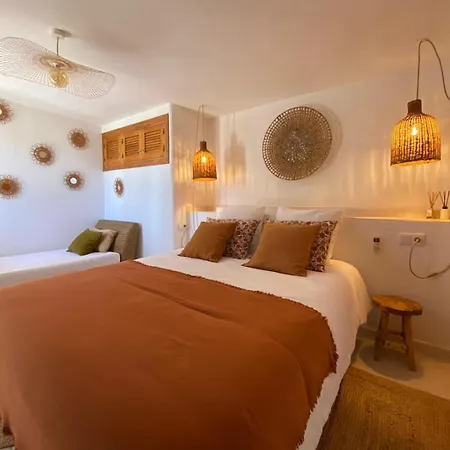Beautiful With Splendid View And Private Pool Daire
